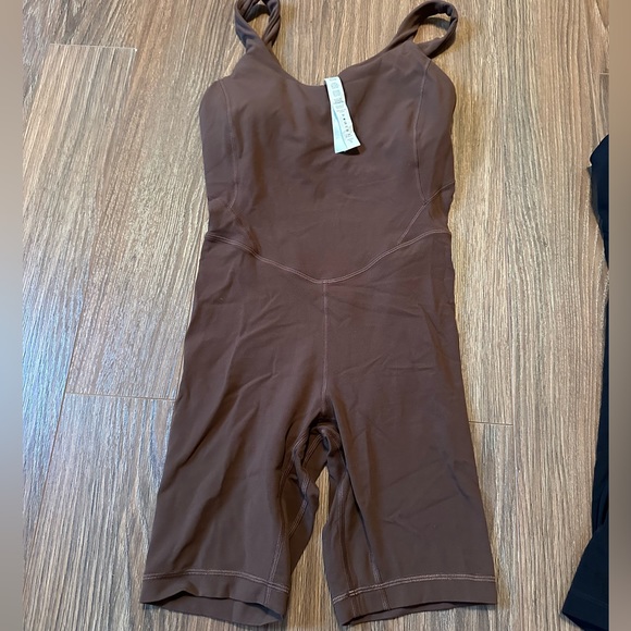 COPY - Lululemon size 2 roasted brown align body suit like new condition no pul… - Picture 2 of 3